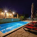 וילה 3 Bedroom Madelini With Private Pool, Aphrodite Hills קוקליה