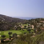 3 Bedroom Madelini With Private Pool, Aphrodite Hills וילה *