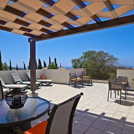 3 Bedroom Madelini With Private Pool, Aphrodite Hills فيلة *