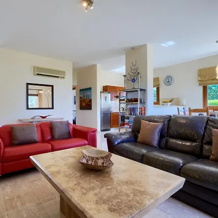 3 Bedroom Madelini With Private Pool, Aphrodite Hills Βίλα Κούκλια