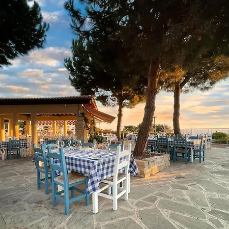 3 Bedroom Madelini With Private Pool, Aphrodite Hills Κούκλια