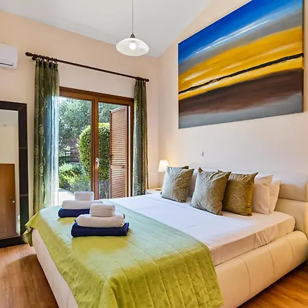 3 Bedroom Madelini With Private Pool, Aphrodite Hills