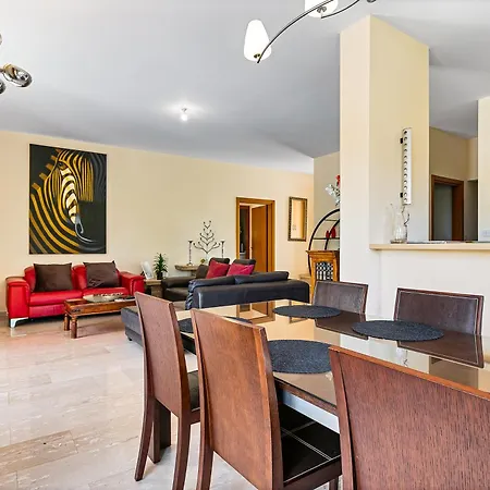 3 Bedroom Madelini With Private Pool, Aphrodite Hills Βίλα