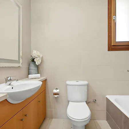 Βίλα 3 Bedroom Madelini With Private Pool, Aphrodite Hills *