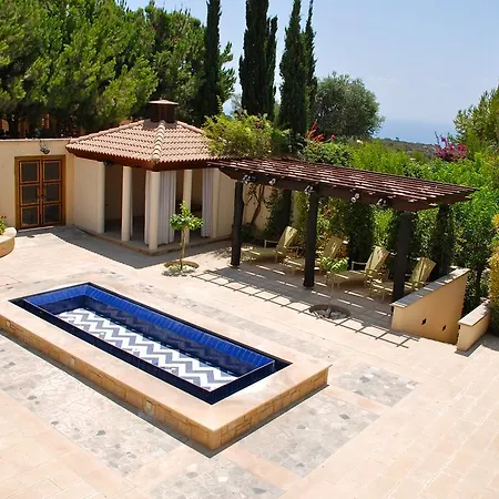 3 Bedroom Madelini With Private Pool, Aphrodite Hills Κούκλια
