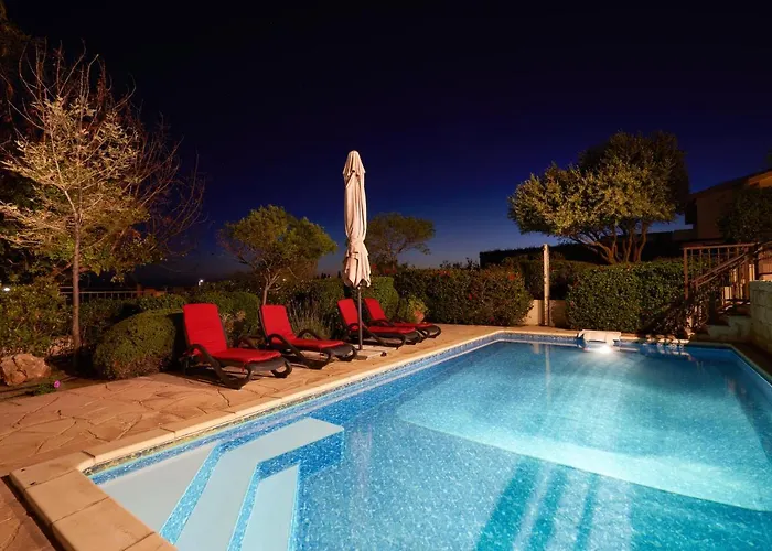 3 Bedroom Madelini With Private Pool, Aphrodite Hills Kouklia