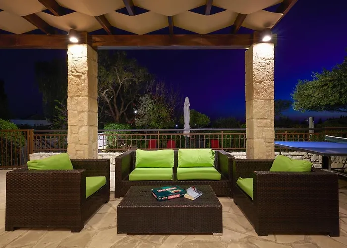 3 Bedroom Madelini With Private Pool, Aphrodite Hills Villa Kouklia