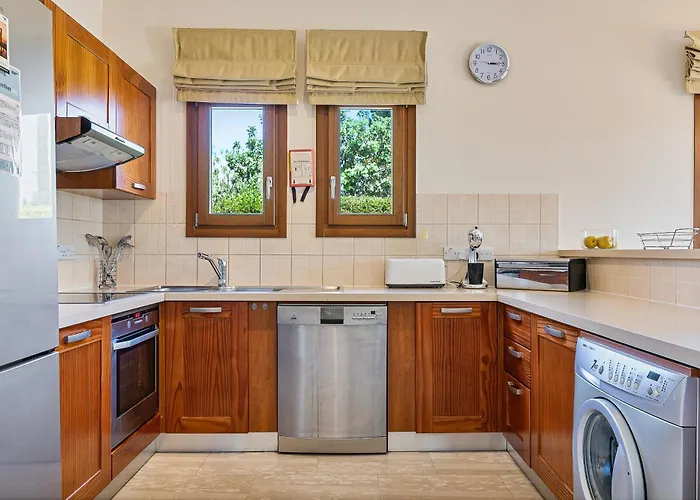 3 Bedroom Madelini With Private Pool, Aphrodite Hills * Kouklia