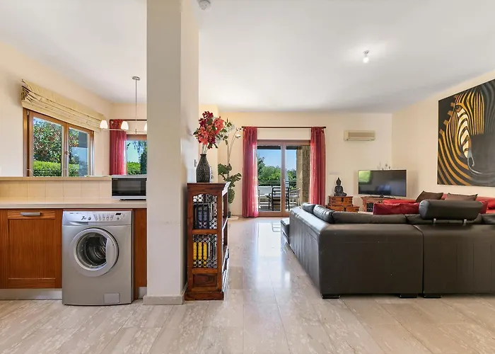 3 Bedroom Madelini With Private Pool, Aphrodite Hills Vila Kouklia